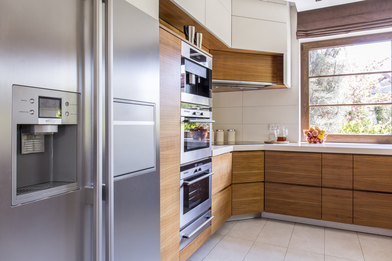 Sunny kitchen with all the necessary appliances