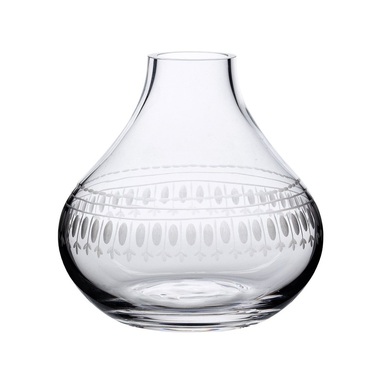 A small crystal vase with oval design