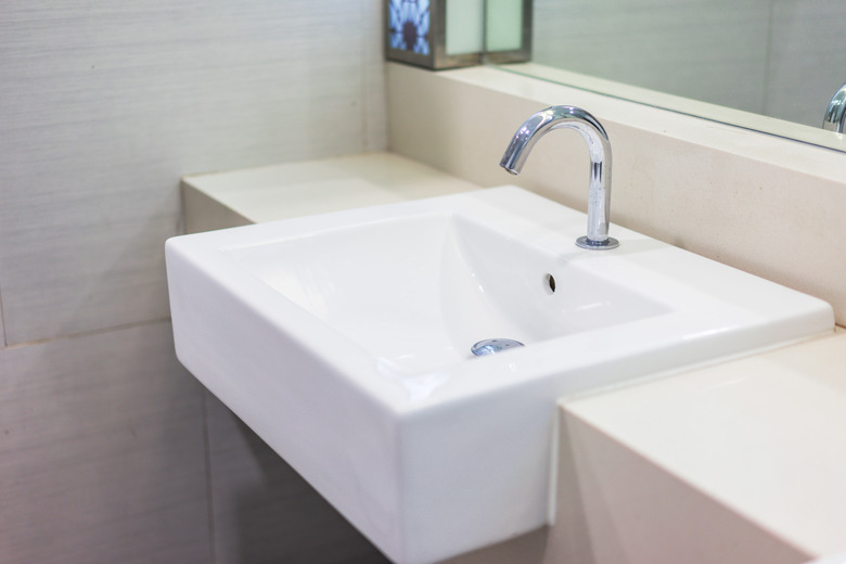 Basin faucets in bathrooms in luxury hotels.