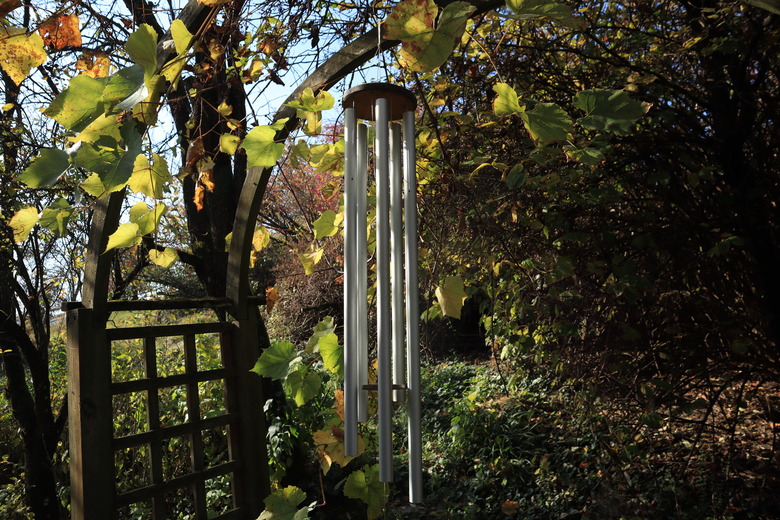 Tubular wind chimes