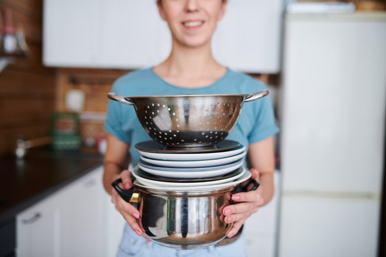 Clean dishes