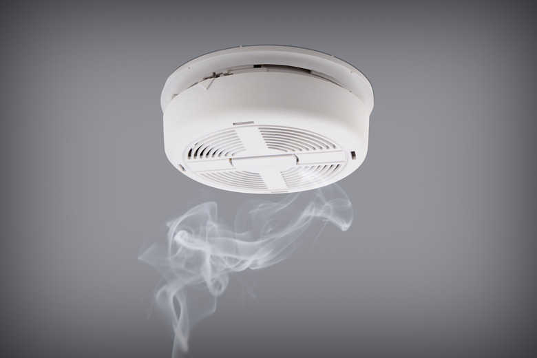 Smoke detector with wispy smoke