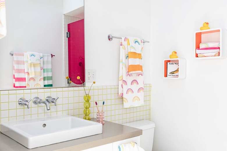 kids bathroom ideas with colorful bathroom