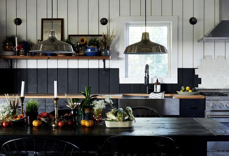 black and white backsplash in farmhouse kitchen