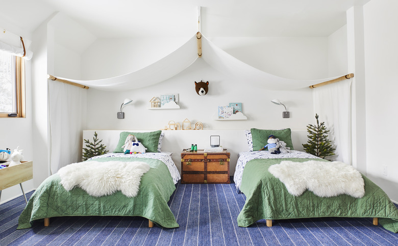 Modern kids' bedroom ideas with green bedspreads, a canopy, and rustic decor