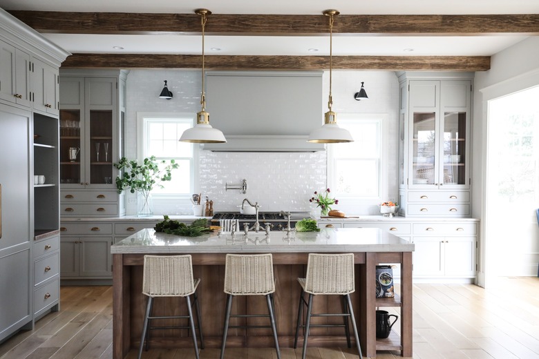 40 Kitchen Island Lighting Ideas That Will Make a Luminous Statement ...