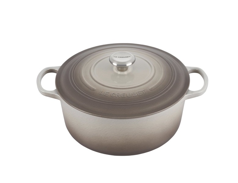 le creuset dutch oven in nutmeg