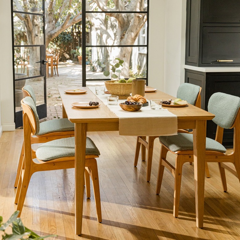 The Butterfly Leaf Dining Table & Scandinavian Dining Chair