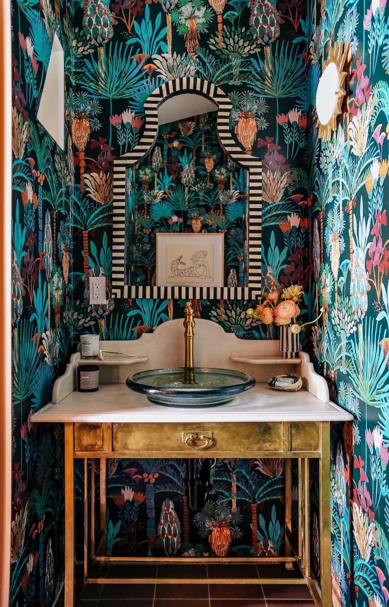 the jungalow maximalist bathroom