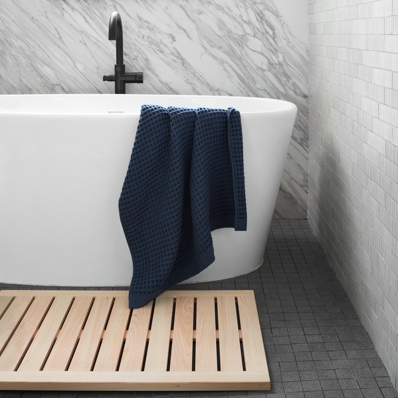 hinoki wood minimalist bath mat