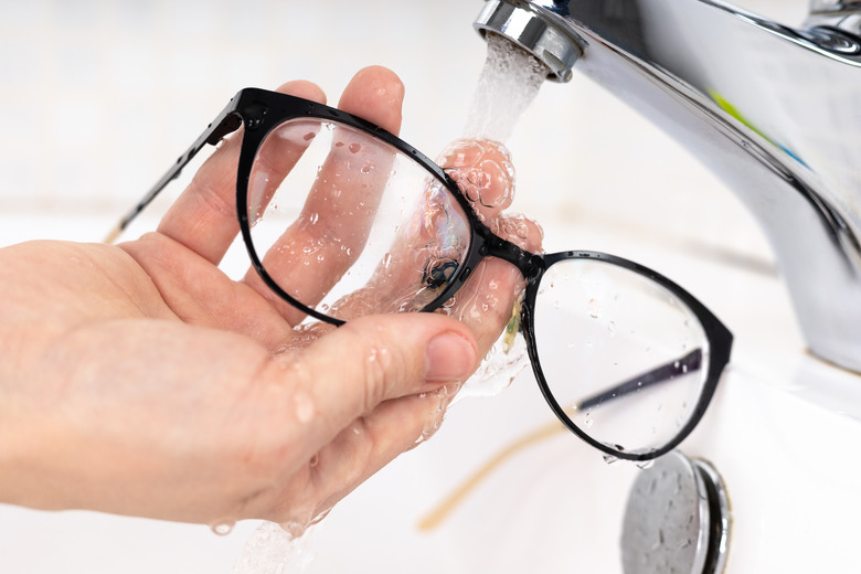 How to clean glasses frames plastic on sale