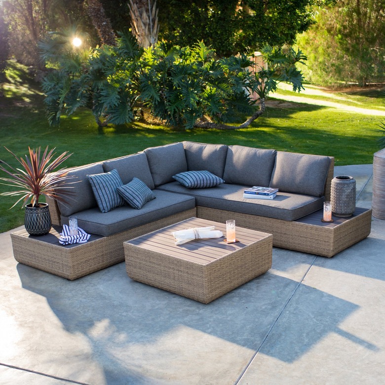 Outdoor seating area, Walmart