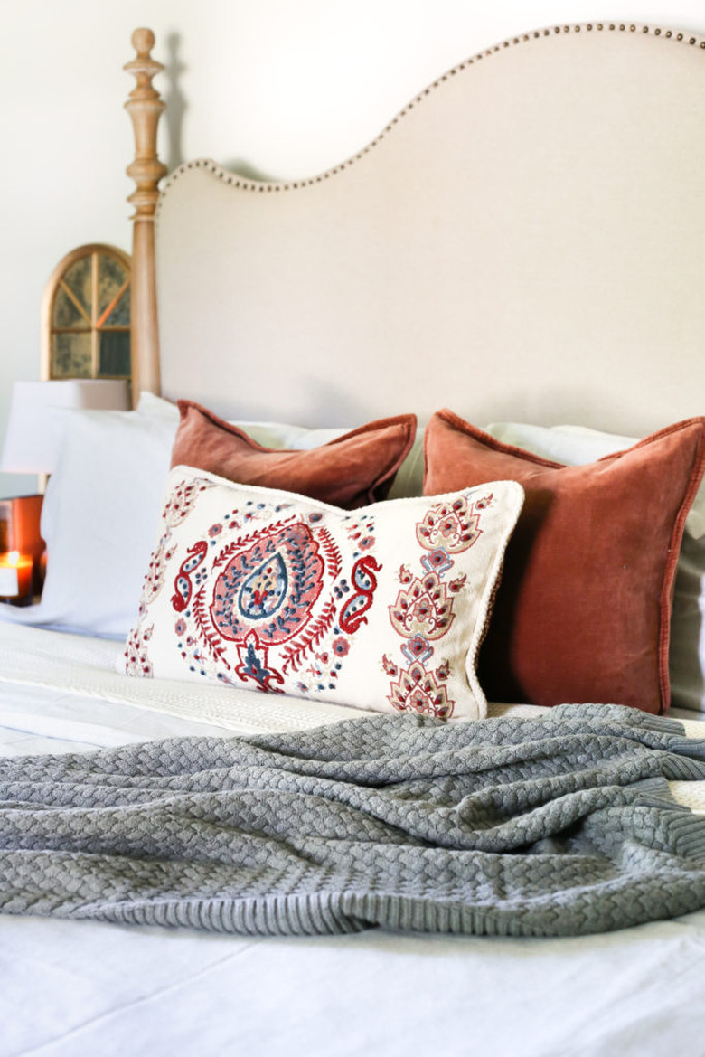 fall inspired bedroom decor