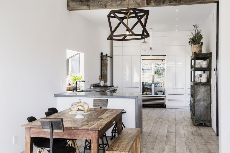 Open plan kitchen and dining room