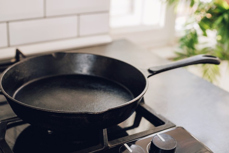 How to season a cast iron skillet