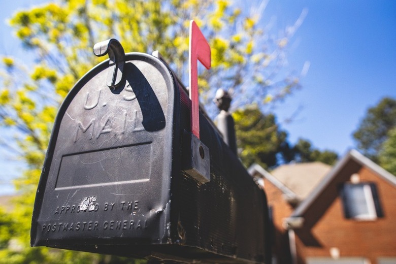 black mailbox red flag usps