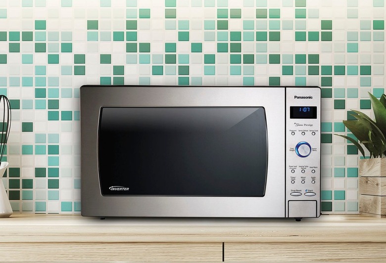 Panasonic SD987SA Full-Size Microwave With Inverter