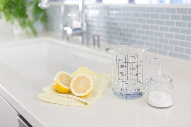 Clean a smelly drain with lemons.