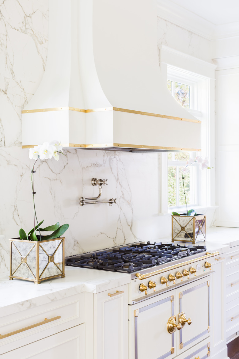 white kitchen