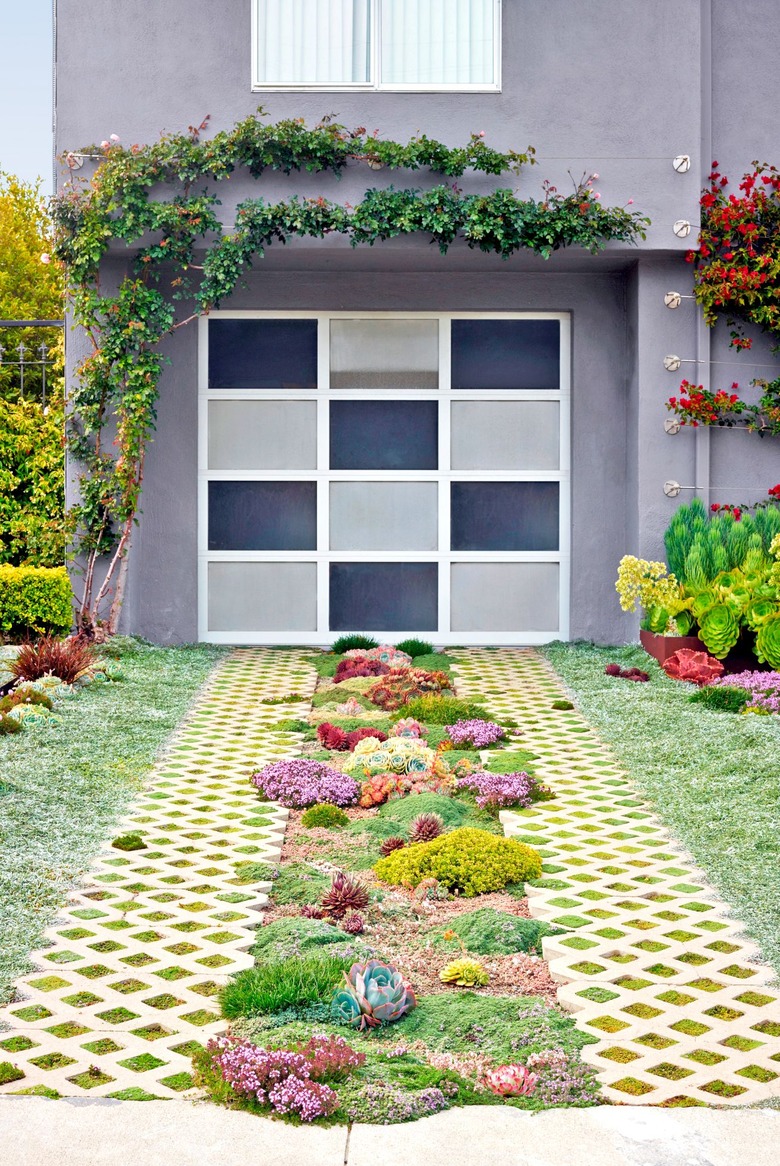 Driveway garden