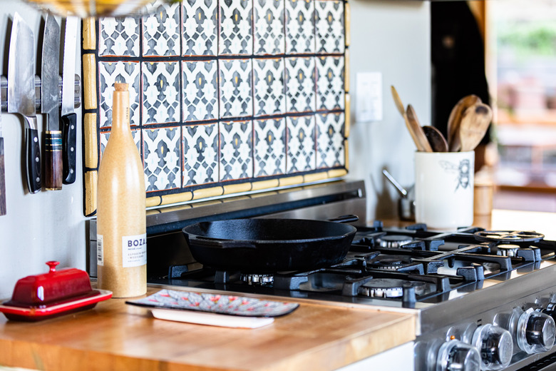 kitchen range with decorative tile backsplash