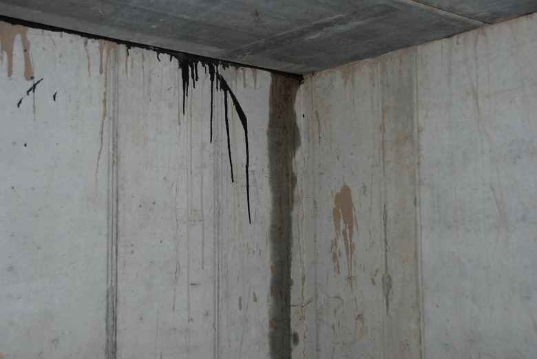 Leaking concrete basement walls