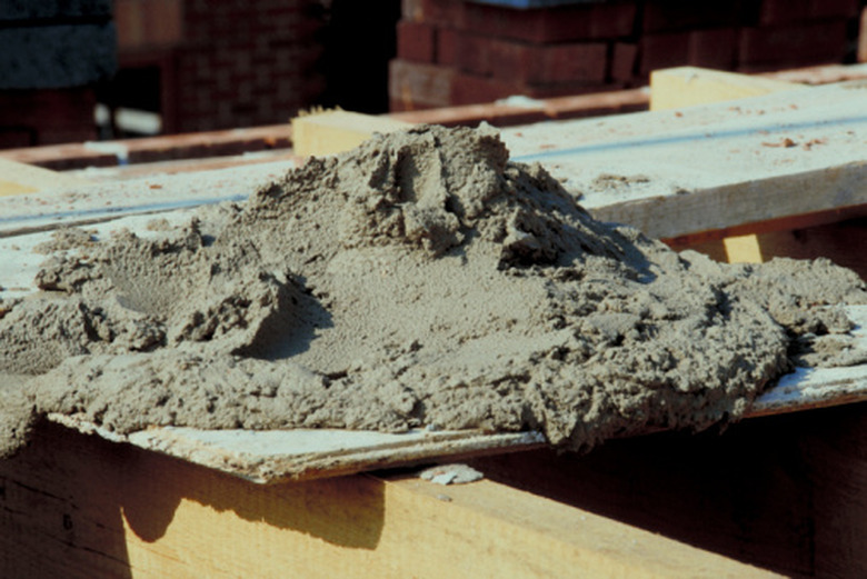 Mixed cement with sand