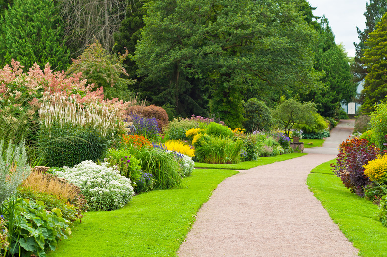 Lovely garden with footpath.