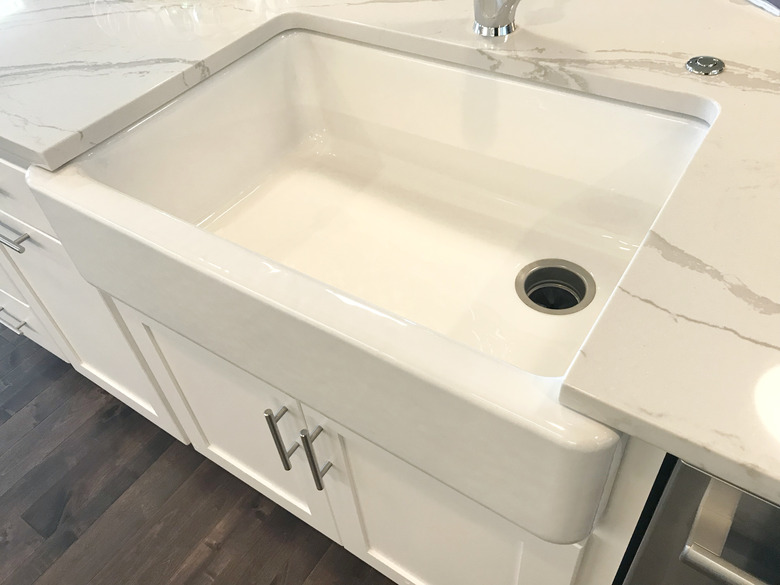 Farmhouse kitchen sink.