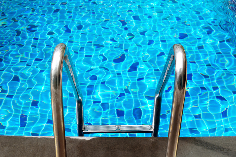 Swimming pool with stair