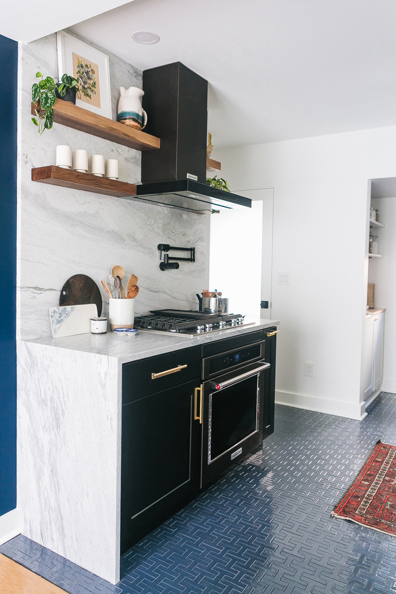 Modern kitchen flooring in blue chain-link tile shapes in contemporary kitchen