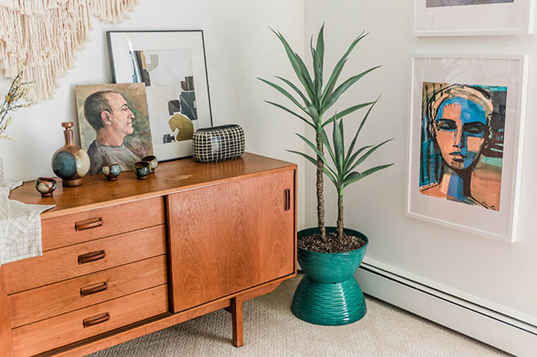 Turn two hanging planters into one cool retro-inspired pot.