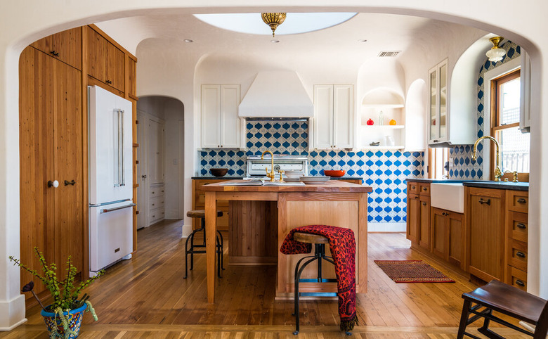 Moroccan tile backsplash with arabesque blue and white tile