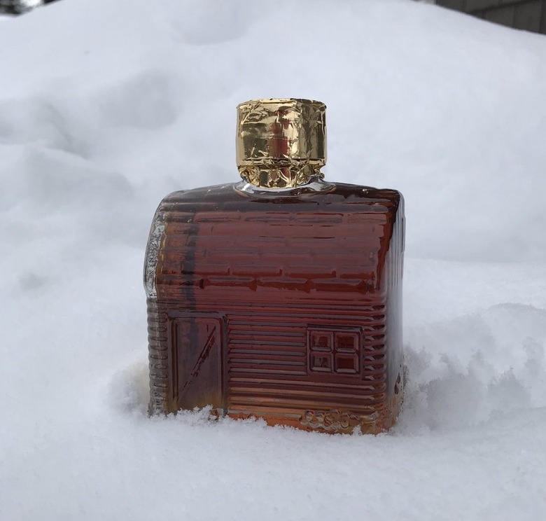 Passamaquoddy Maple log cabin jar