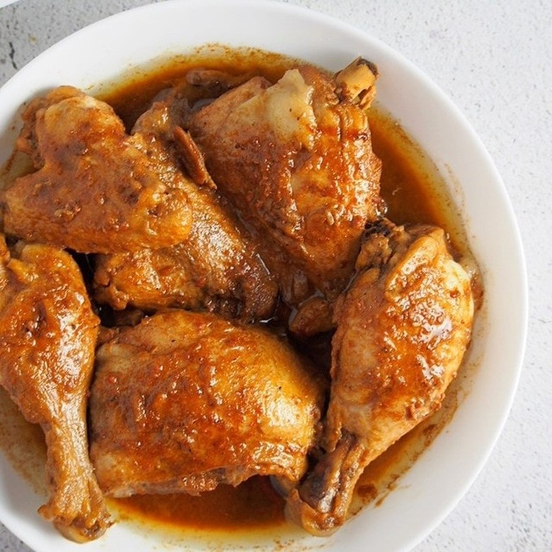 Kawaling Pinoy Chicken Adobo in white bowl