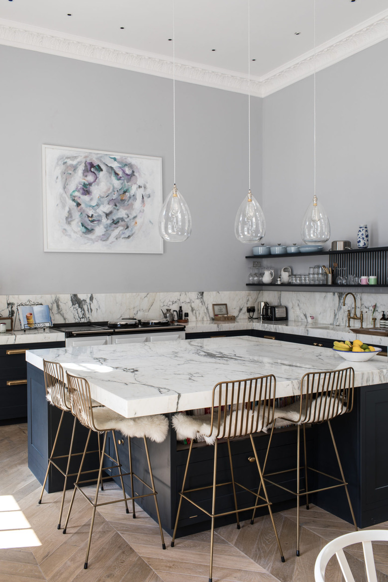 kitchen bar idea with marble kitchen island with gold wire bar seating