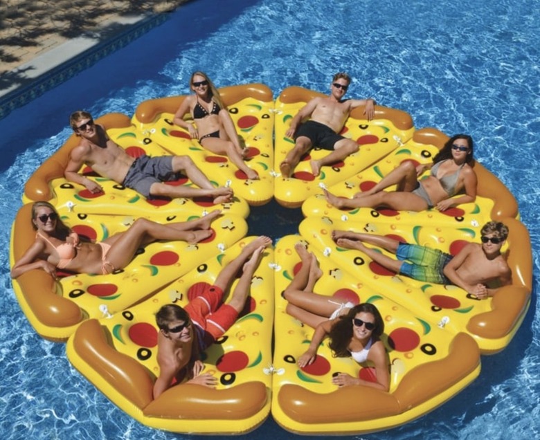 Molleos Giant Inflatable Pizza Slice