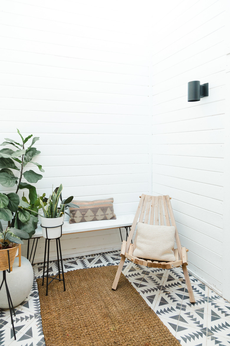 patio with patterned tile