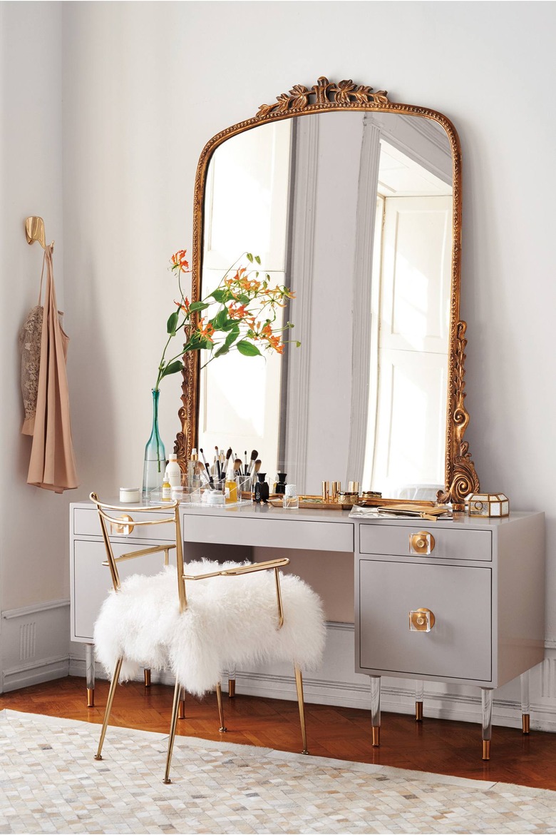 dressing table