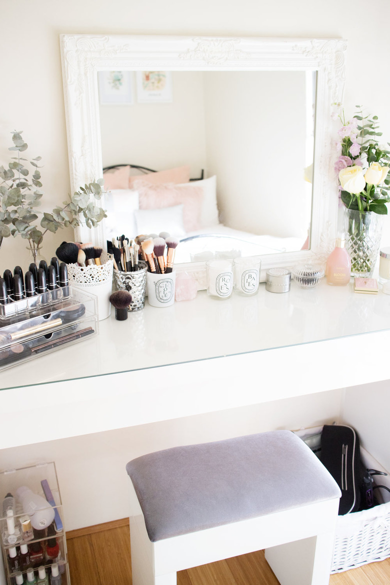 dressing table