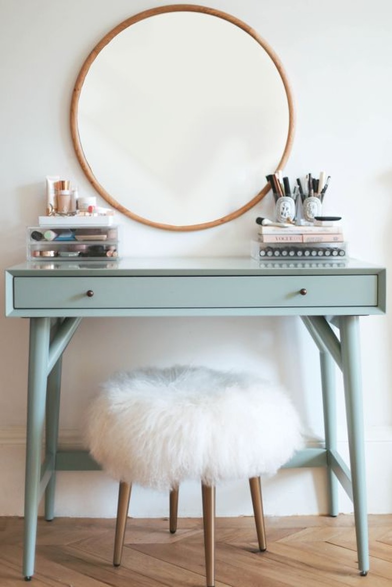 dressing table