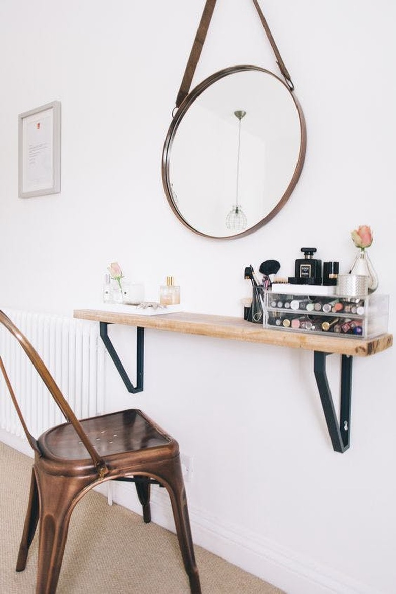 dressing table