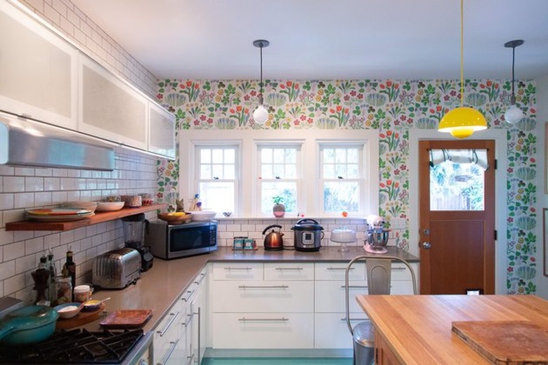 craftsman kitchen with colorful wallpaper