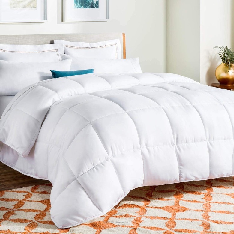 Linenspa All-Season Down-Alternative Comforter (Queen)