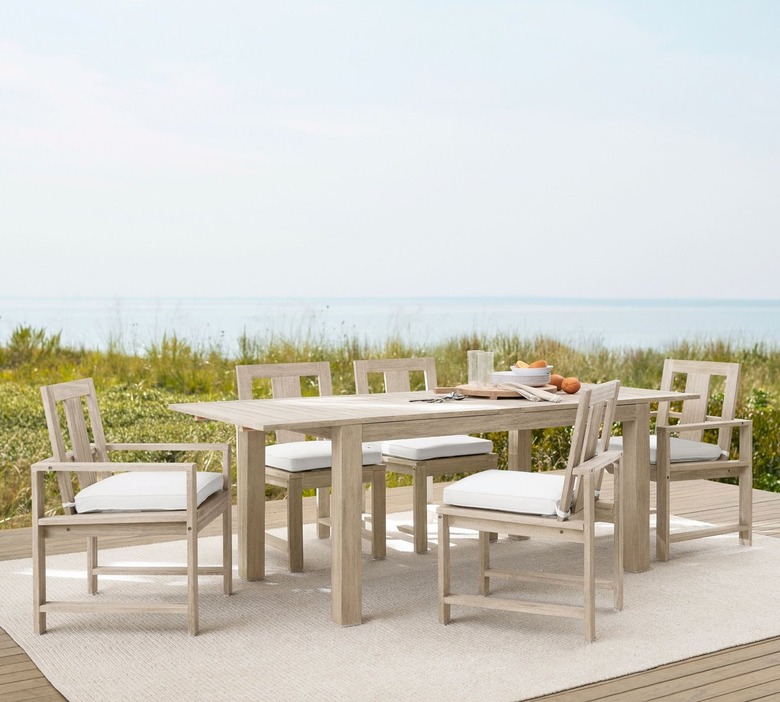 Pottery Barn Indio Eucalyptus Extending Outdoor Dining Table