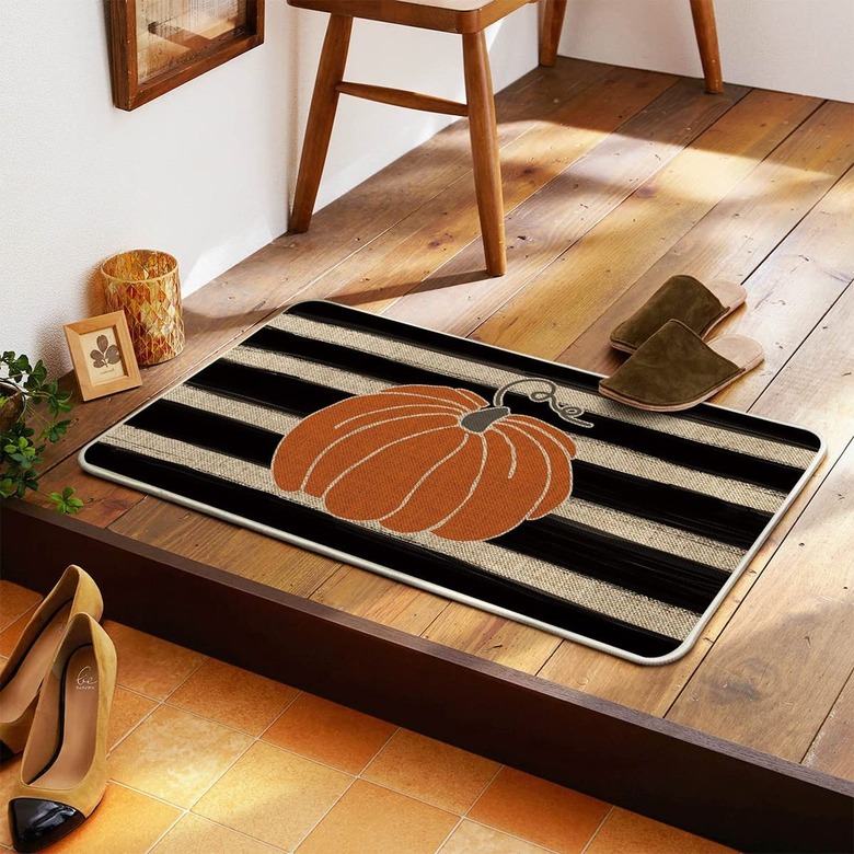 Artoid Mode Watercolor Stripes Pumpkin Decorative Doormat