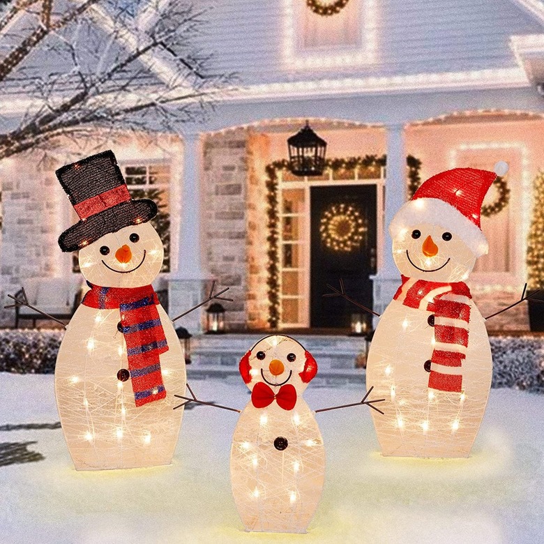 ATDAWN Pre-Lit Snowman Family