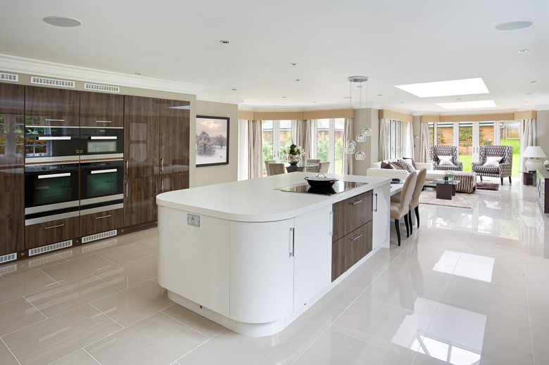 Beautiful Kitchen with island