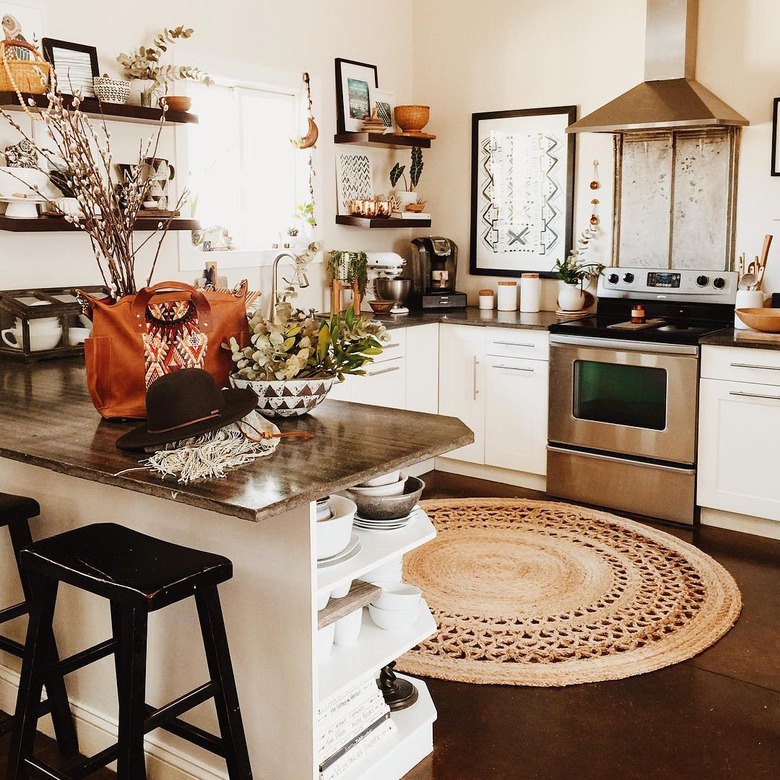 round jute rug for kitchen floor in white boho kitchen