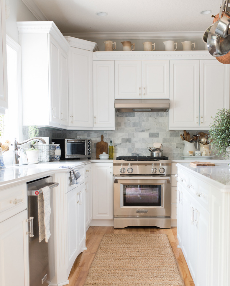 jute rug for kitchen floor in white and marble space